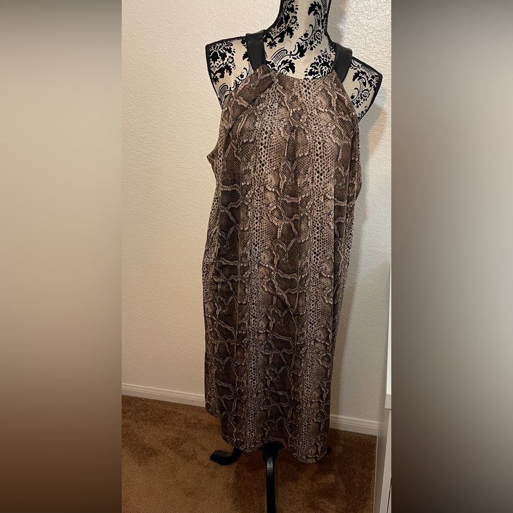 🌞 I.N.C. SnakeSkin Print Halter Neck non-leather Collar Dress